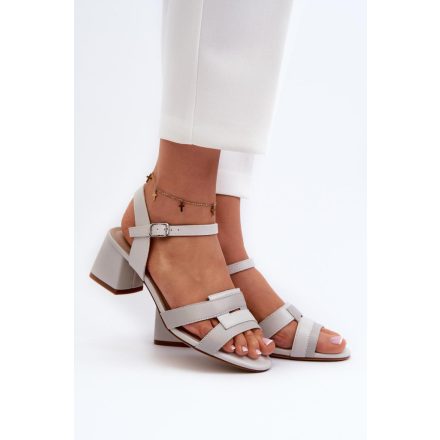 Magassarkú szandál model 197094 Step in style