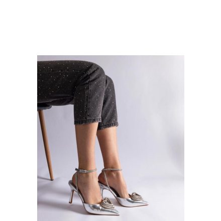 Tűsarkú körömcipő model 207201 Solea