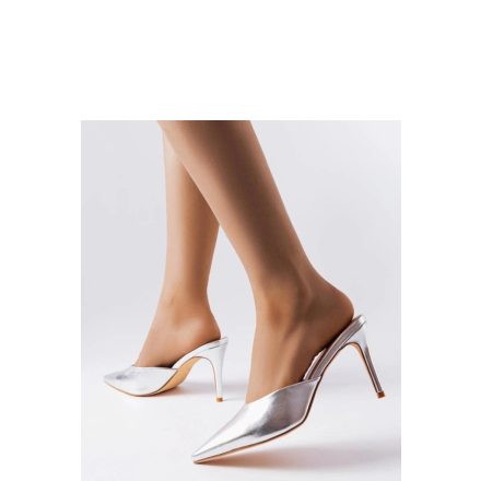 Tűsarkú körömcipő model 207899 Solea