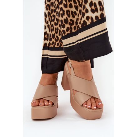 Magassarkú szandál model 210799 Step in style