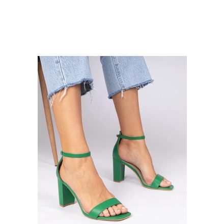 Magassarkú szandál model 211044 PRIMO