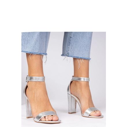 Magassarkú szandál model 211049 PRIMO