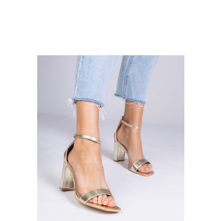 Magassarkú szandál model 212459 PRIMO