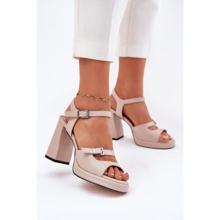 Magassarkú szandál model 212826 Step in style