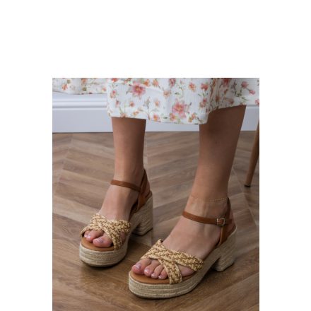 Magassarkú szandál model 213411 PRIMO