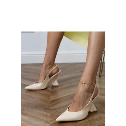 Magassarkú körömcipő model 214637 PRIMO